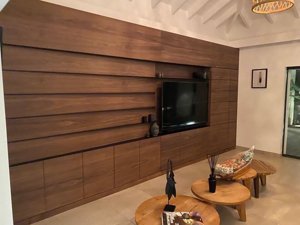 Salon — meuble TV bois sur mesure